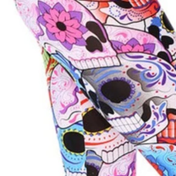 Skull's and Roses Exercise Pants - Picture 3 of 5